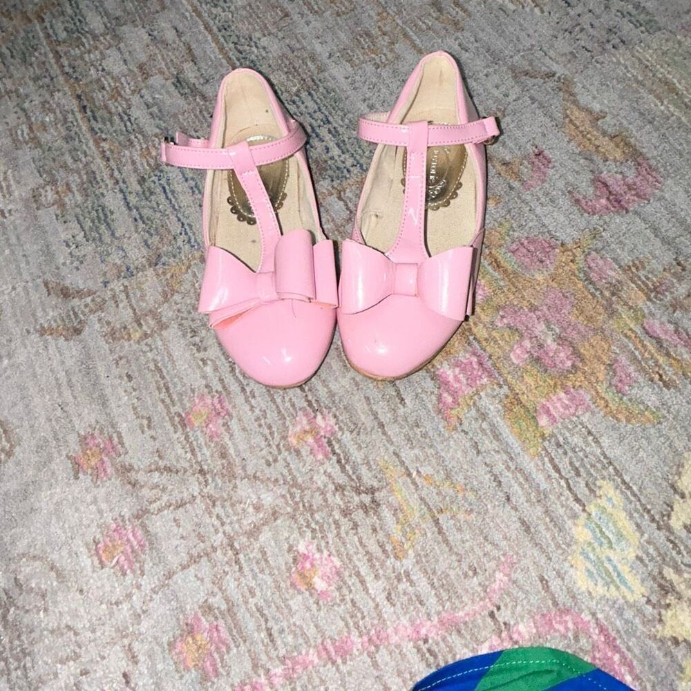 Joyfolie pink patent leather bow flats sz 10